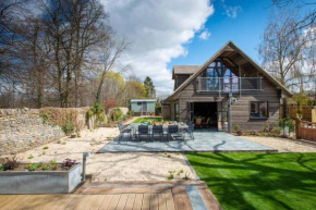 Exclusive 4 bedroom Cotswolds Home with one bedroom Shepherds Hut